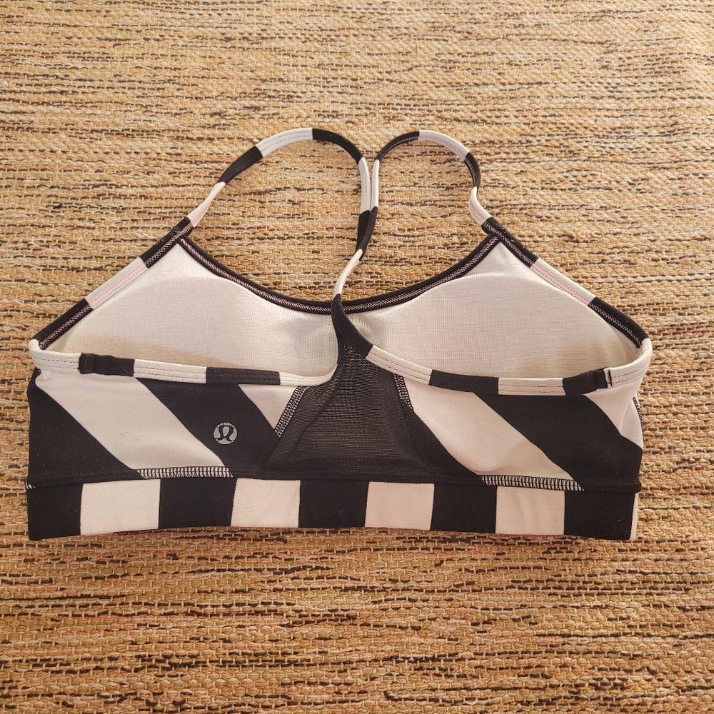 Lululemon Power Y Bra 8 - Picture 3 of 5